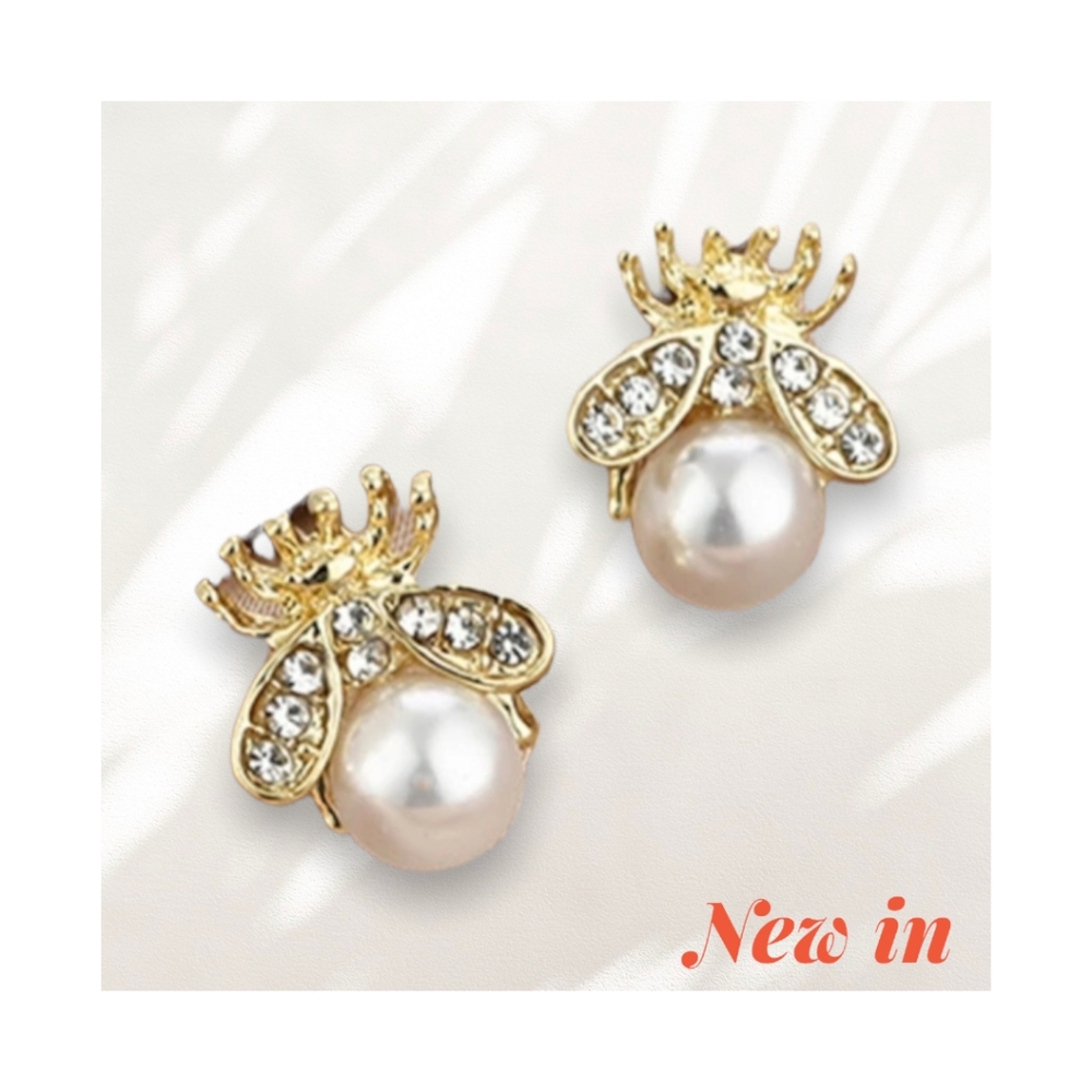 Rhinestone Bee Decor Faux Pearl Stud Earrings